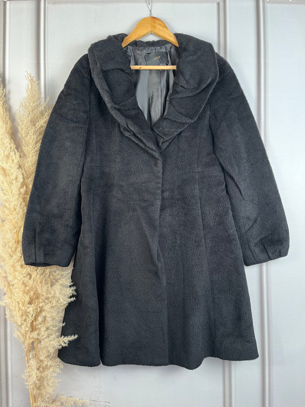 Vinage Collared Simplicity Black Coat