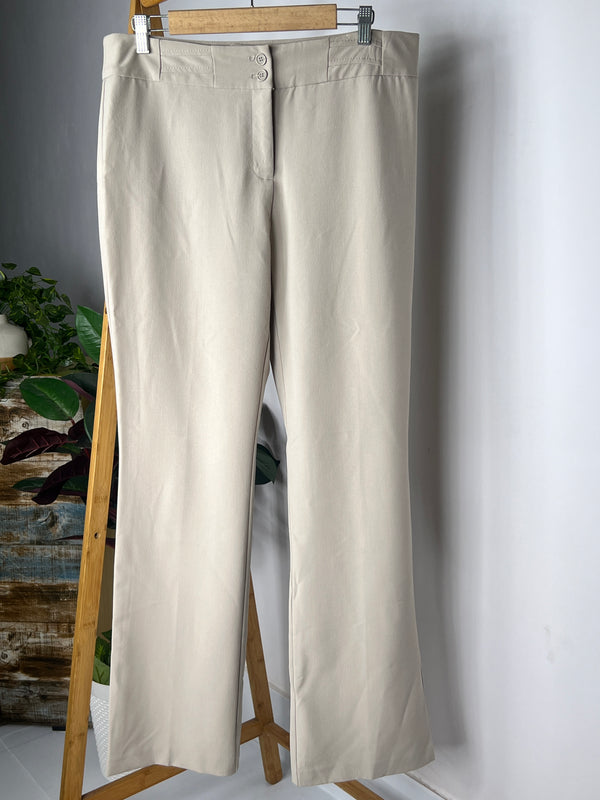 High-Rise Gray Buttoned Trousers