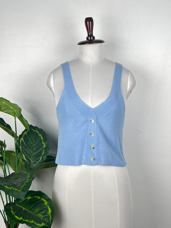 Sleeveless Buttoned Crop Top