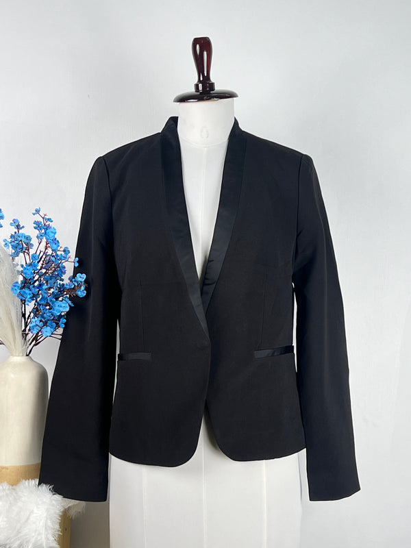Statement Solid Black Blazer