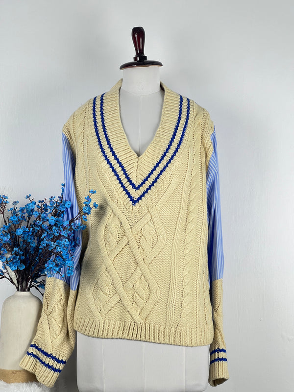 V-Neck Cream Baggy-Fit Sweater